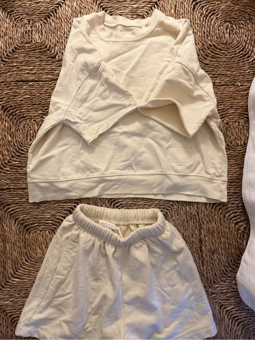 Daily Drills Cropped Sleeve Crewneck Top and shorts in cream - Picture 3 of 4